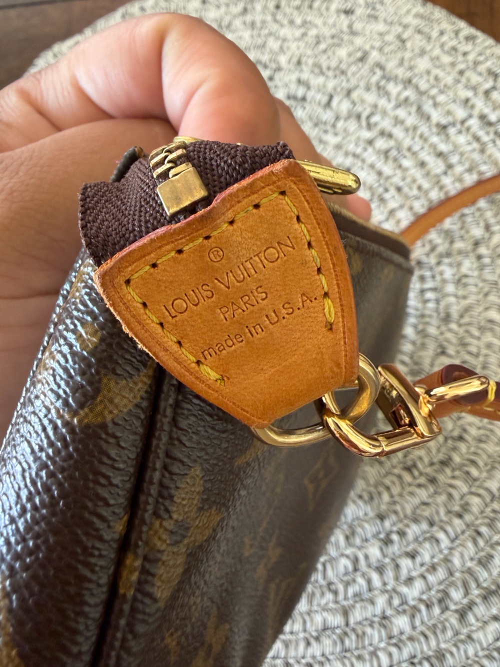 Vintage Authentic Louis Vuitton Pochette Accessoire - Picture 11 of 14